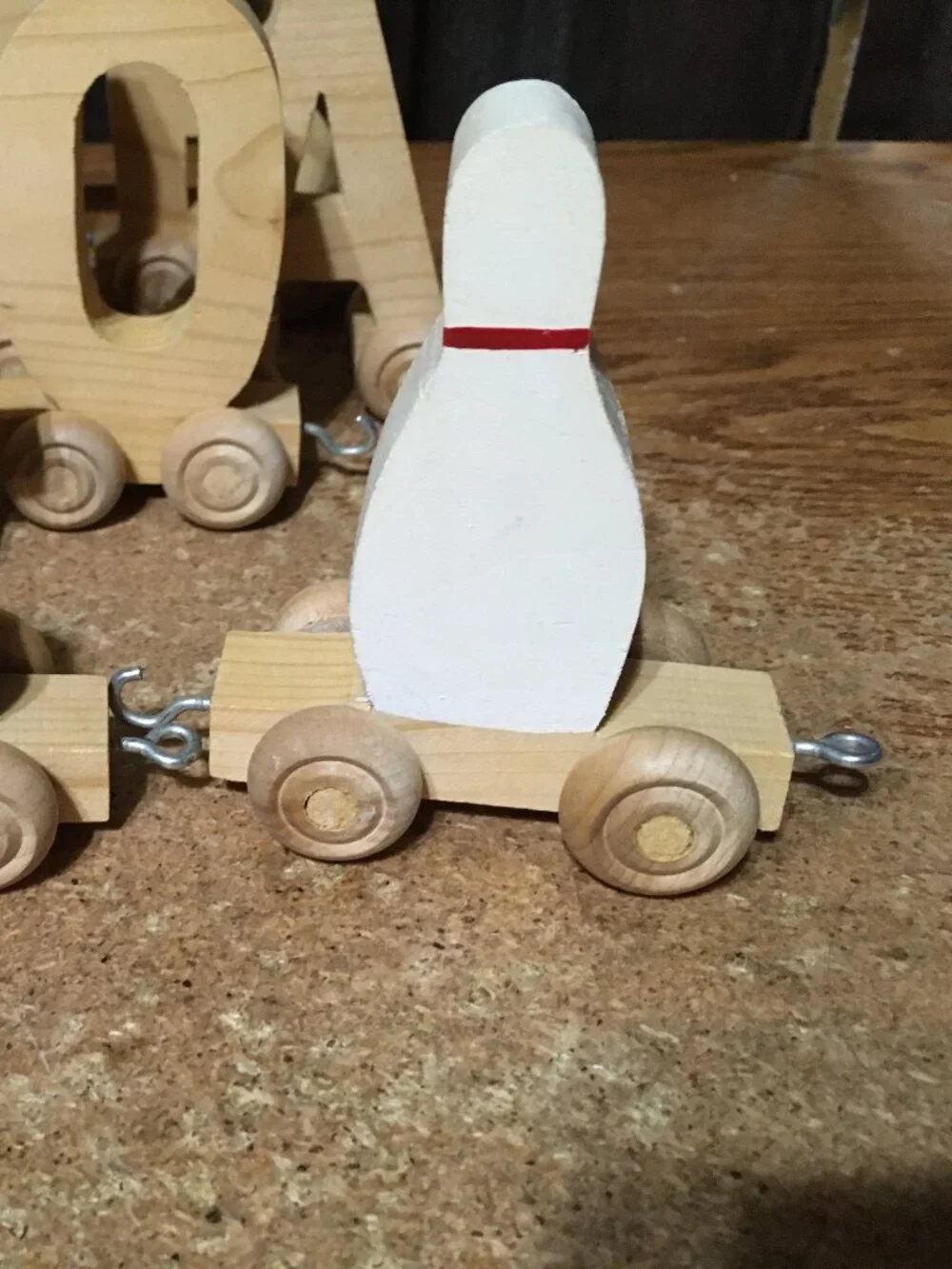 17 PIECE WOODEN TRAIN LOT BOWLING CHICAGO BULLS BASKETBALL LETTERS ENGINE CAR